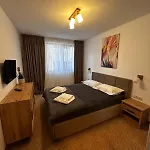 35 Mountain Apartment